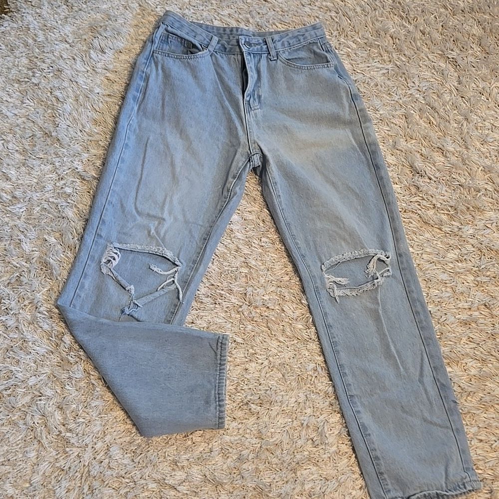 Womens Y2k Relaxed Fit Distressed Jeans in Light Blue Denim Small